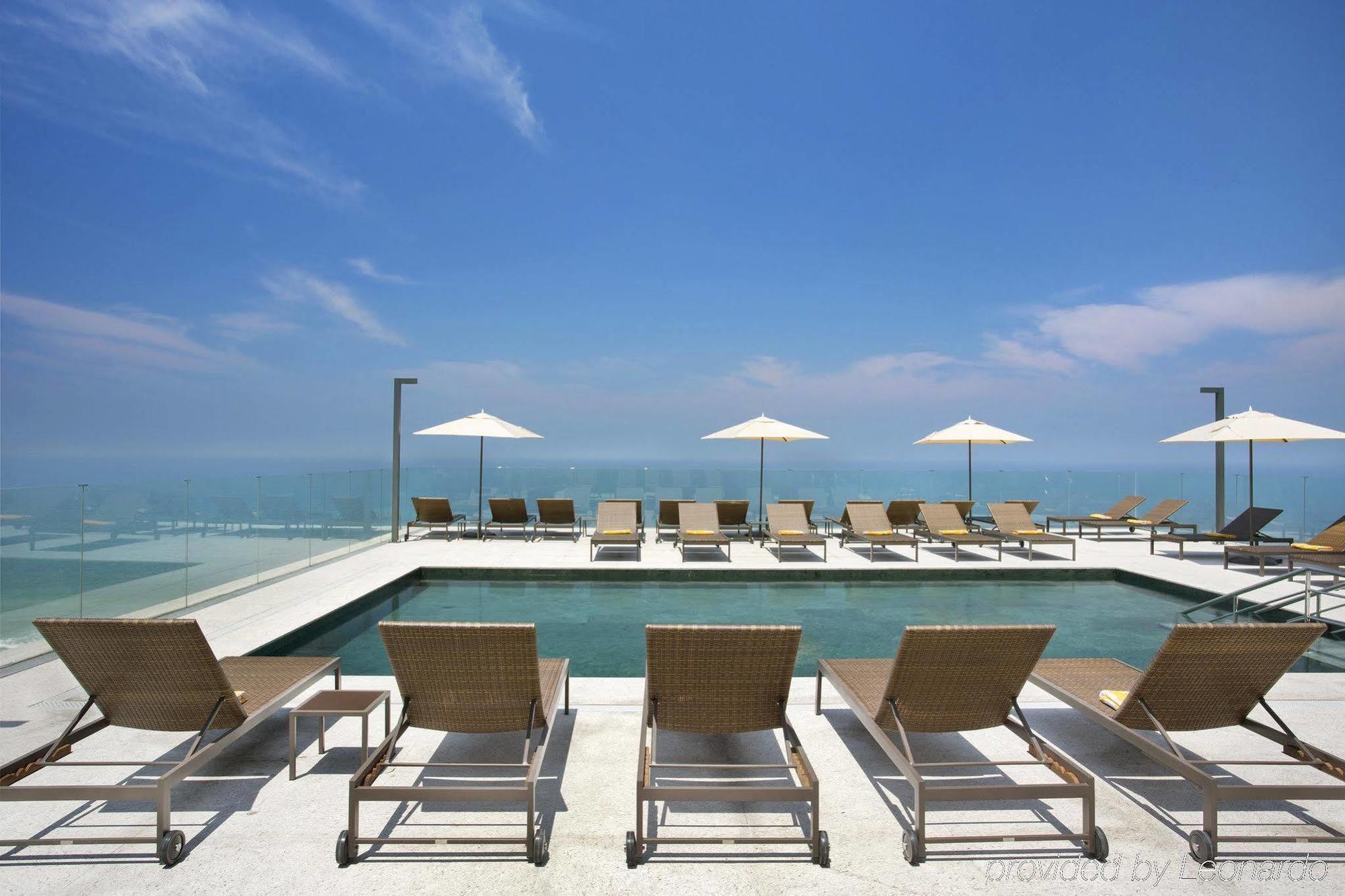 Windsor Marapendi Hotel Ρίο ντε Τζανέιρο Εξωτερικό φωτογραφία The rooftop pool at the hotel